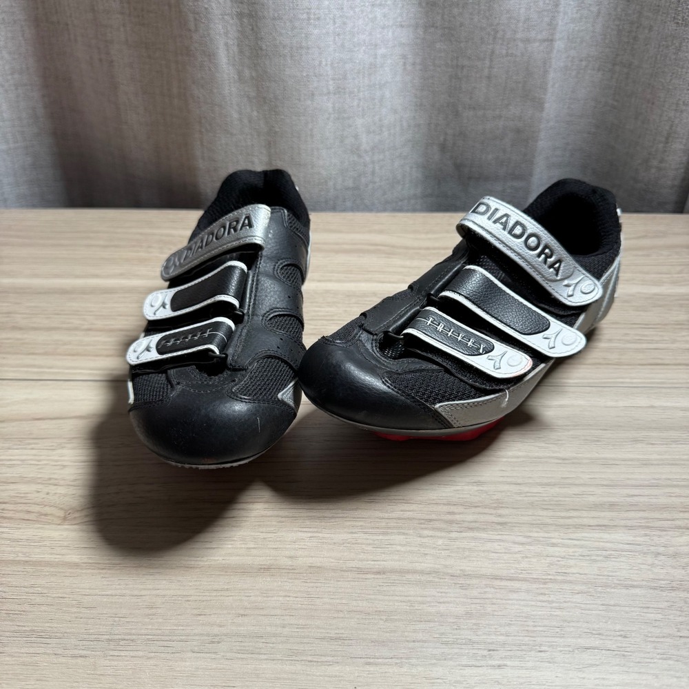 DIADORA Black Silver Cycling Shoes with Red Cleats Mens Size 5.5 EU 38 Cycle
